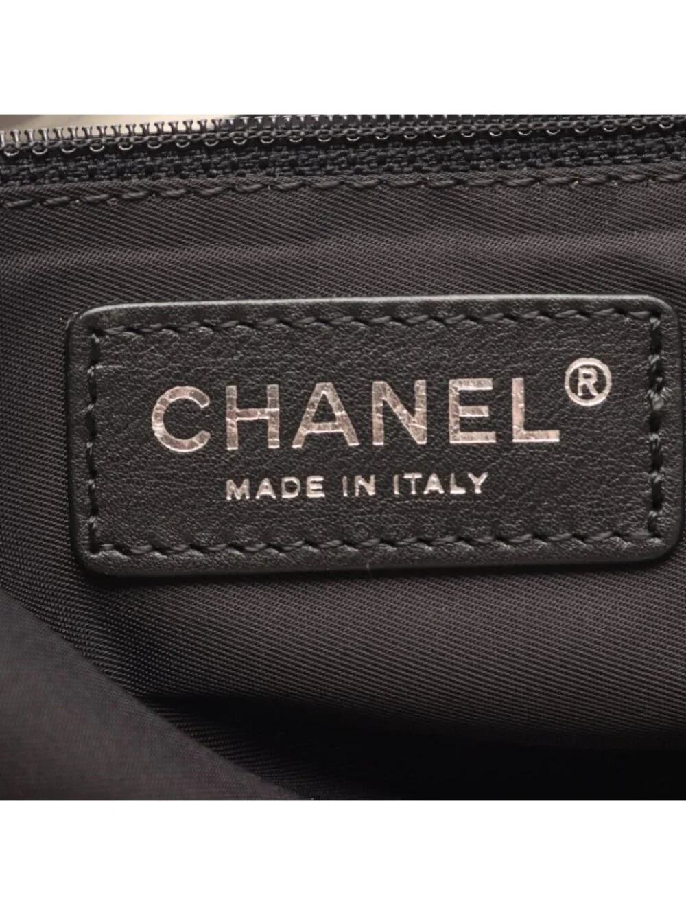 Chanel Tote Bag New Travel Line MM White Black Leather MM